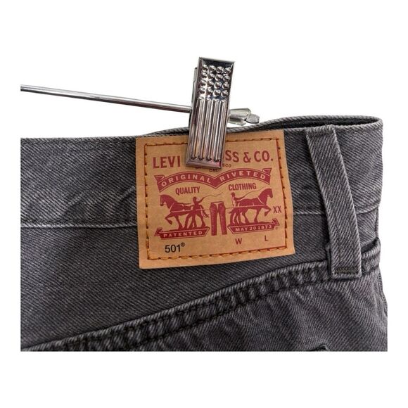 Levi's 501 Jeans Black Button Fly Frayed Hem Ankle High Rise Size 31x26 Waist 31 - Picture 3 of 9